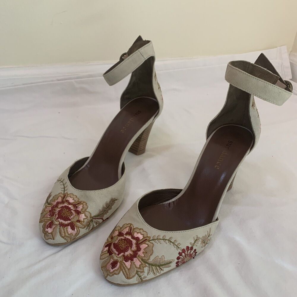 🌻Floral Embroidered Women’s Heels